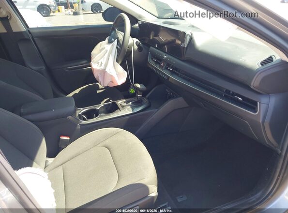3KPFT4DE5TE306492 2026 KIA K4 Gray Вид салону спереду