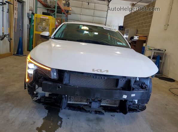 3KPFT4DE6SE061717 2025 KIA K4 White 