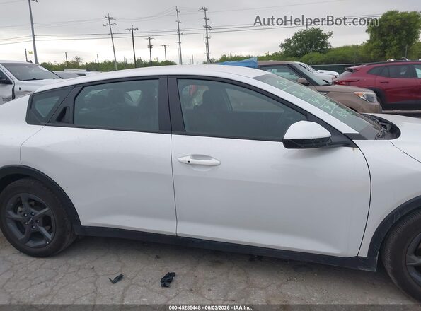 3KPFT4DE6TE256301 2026 KIA K4 Белый Вид задней части салона
