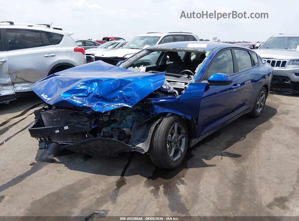 3KPFT4DE7SE032887 2025 KIA K4 Blue Առջևի ձախ երեք քառորդ տեսարան