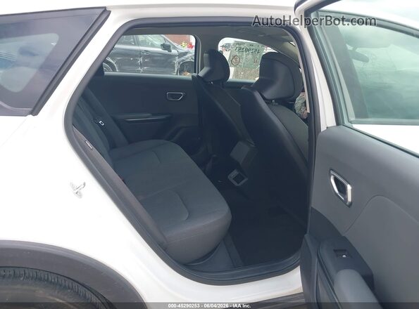 3KPFT4DE7SE064898 2025 KIA K4 White Widok naklejki z numerem VIN