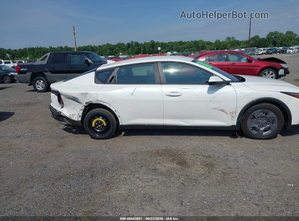 3KPFT4DE7SE201368 2025 KIA K4 Белый Вид задней части салона