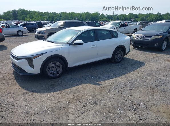 3KPFT4DE7SE201368 2025 KIA K4 Белый Передняя левая четверть