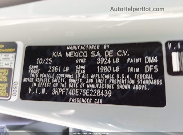 3KPFT4DE7SE228439 2025 KIA K4 Gray ძრავის განყოფილების ხედი