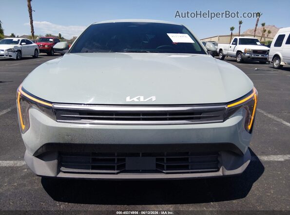 3KPFT4DE7SE228439 2025 KIA K4 Gray ხელსაწყოთა პანელის ხედი
