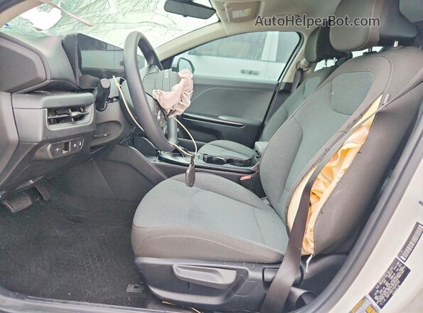 3KPFT4DE7SE245192 2025 KIA K4 Белый Вид салона спереди