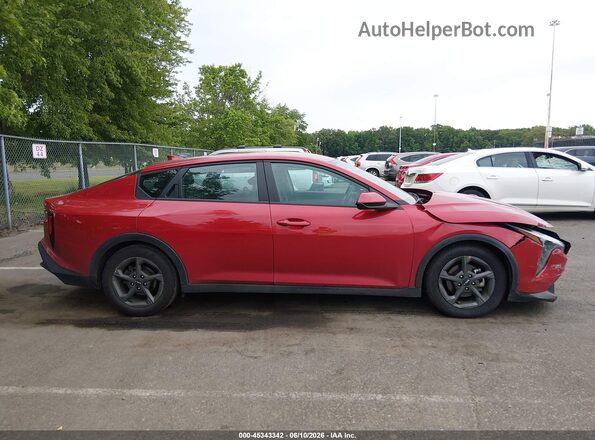 3KPFT4DE8SE094377 2025 KIA K4 Red Вид задньої частини салону