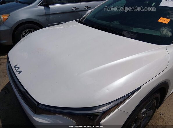 3KPFT4DE9SE033068 2025 KIA K4 White Vista frontal