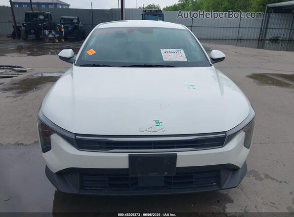3KPFT4DEXSE019664 2025 KIA K4 Белый Вид задней части салона