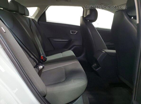 3KPFT4DEXTE252753 2026 KIA K4 Green Rear seats view