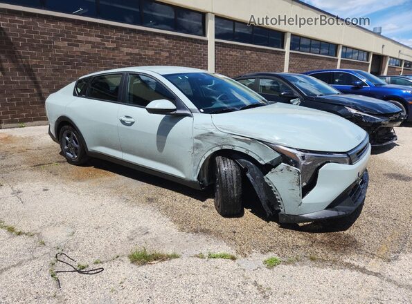 3KPFT4DEXTE323725 2026 KIA K4 Gray Սալոնի 360 աստիճան տեսք