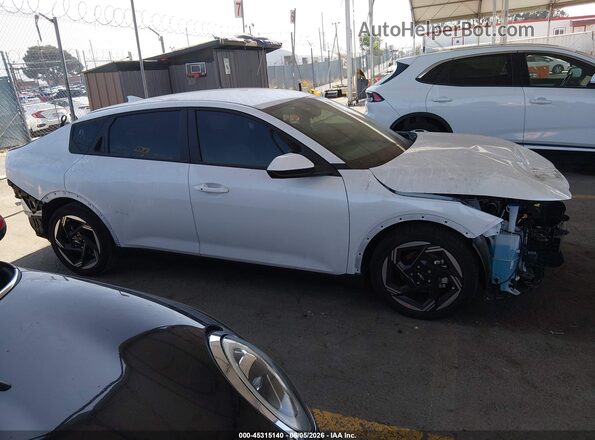 3KPFU4DE0SE125487 2025 KIA K4 Белый Панорамный вид салона 360°