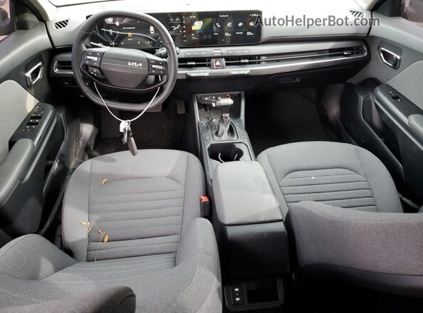 3KPFU4DE1SE083993 2025 KIA K4 Черный Вид панели приборов
