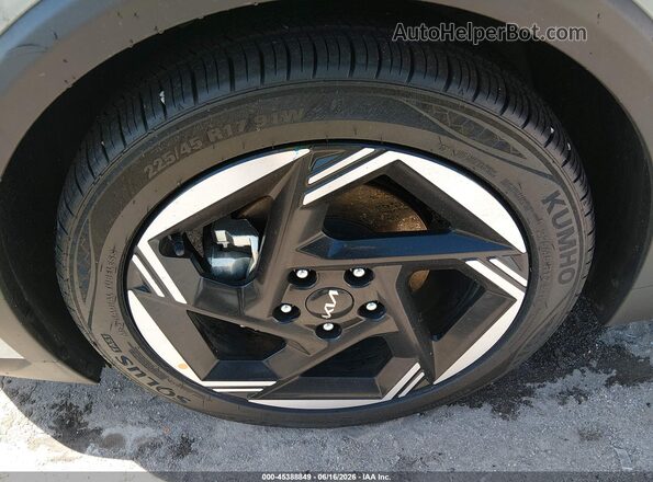 3KPFU4DE2SE123336 2025 KIA K4 Green Սարքավորումների վահանակի տեսք
