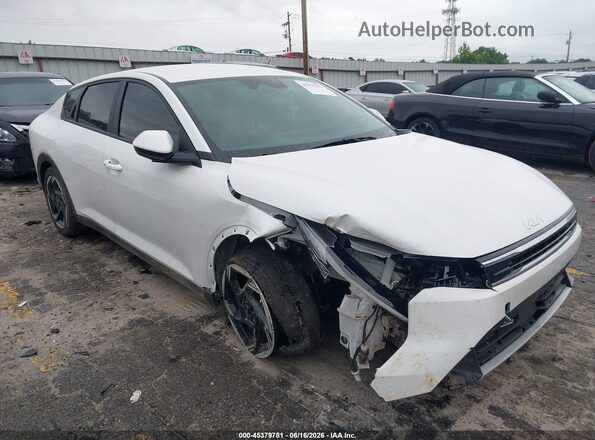 3KPFU4DE2SE178580 2025 KIA K4 White Вид спереду