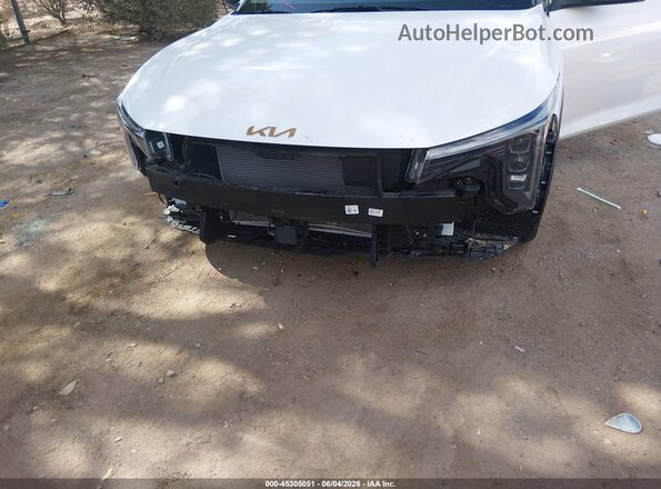 3KPFU4DE3SE083588 2025 KIA K4 White წინა ხედი