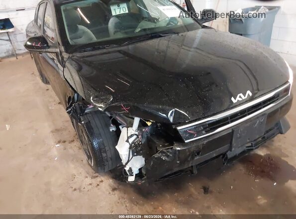 3KPFU4DE4SE216875 2025 KIA K4 Черный Вид спереди