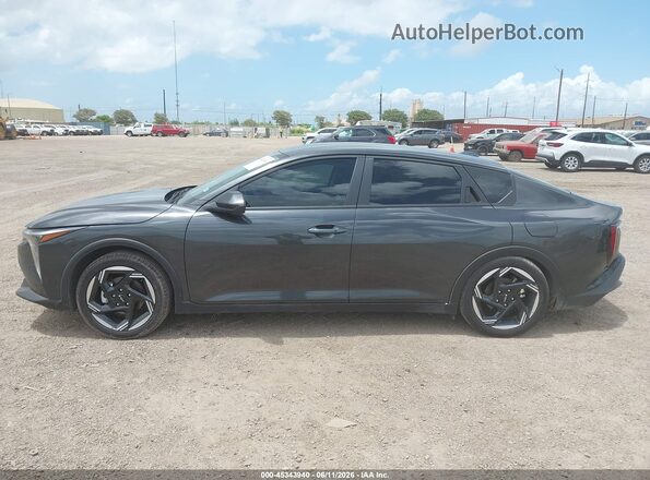 3KPFU4DE4SE229786 2025 KIA K4 Gray 360 interior view