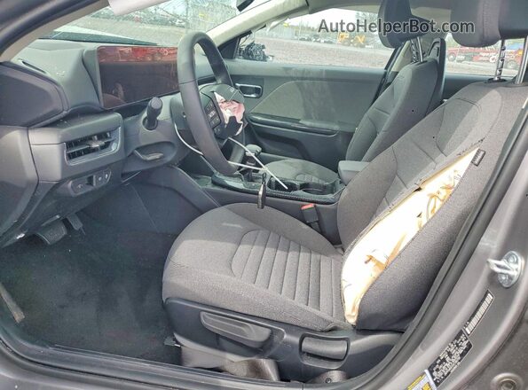 3KPFU4DE5SE180730 2025 KIA K4 Silver Սալոնի դիմացի տեսք