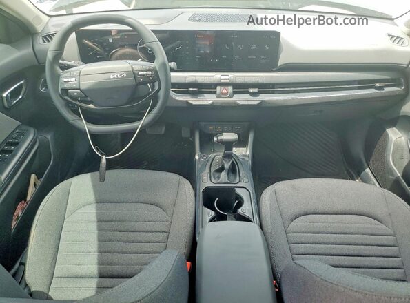 3KPFU4DE5SE200734 2025 KIA K4 Черный Вид панели приборов