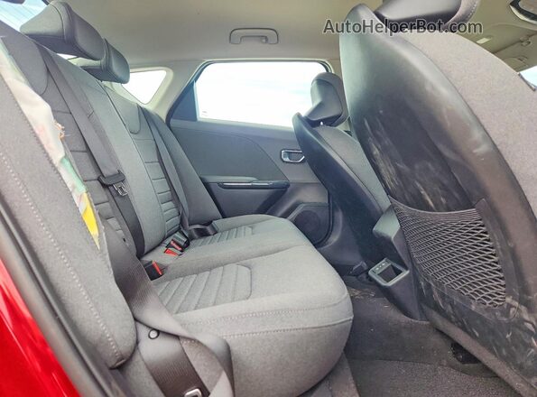3KPFU4DE5SE211717 2025 KIA K4 Red Հետևի նստատեղերի տեսք