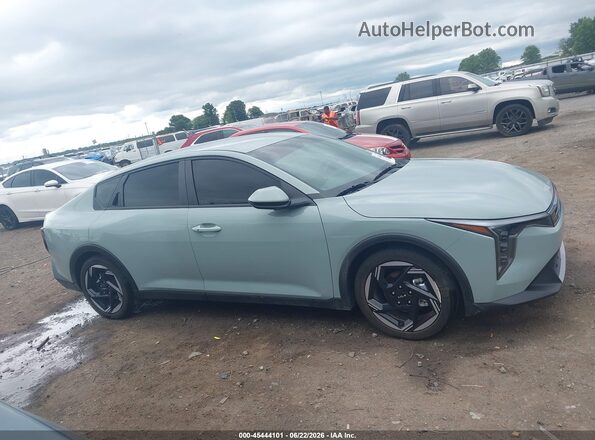 3KPFU4DE5SE213841 2025 KIA K4 Light Blue Widok wnętrza z tyłu