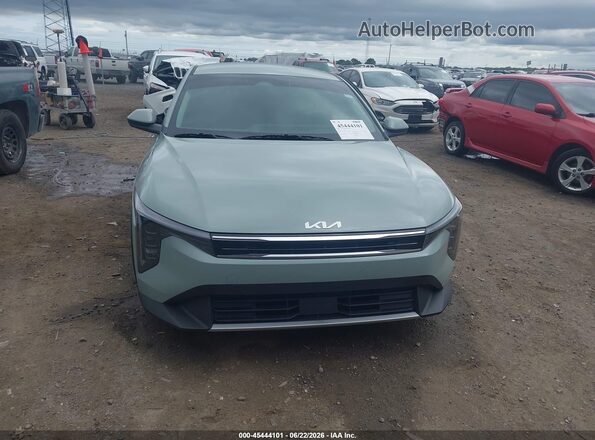 3KPFU4DE5SE213841 2025 KIA K4 Light Blue Widok zestawu wskaźników