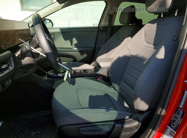 3KPFU4DE6SE022171 2025 KIA K4 Red Սալոնի դիմացի տեսք