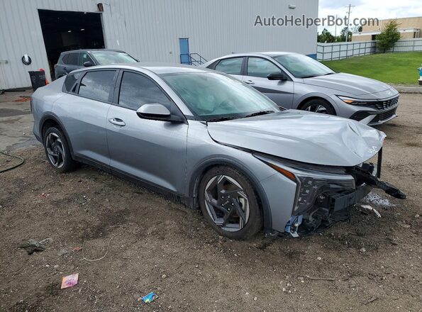 3KPFU4DE9SE153224 2025 KIA K4 Silver Передня права чверть