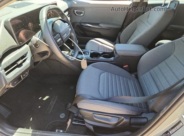 3KPFU4DEXSE156164 2025 KIA K4 Gray 