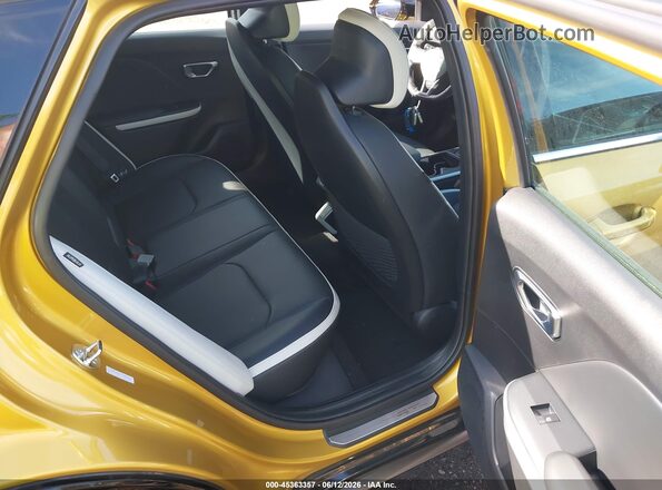 3KPFU5DCXTE287066 2026 KIA K4 Gold Widok naklejki z numerem VIN