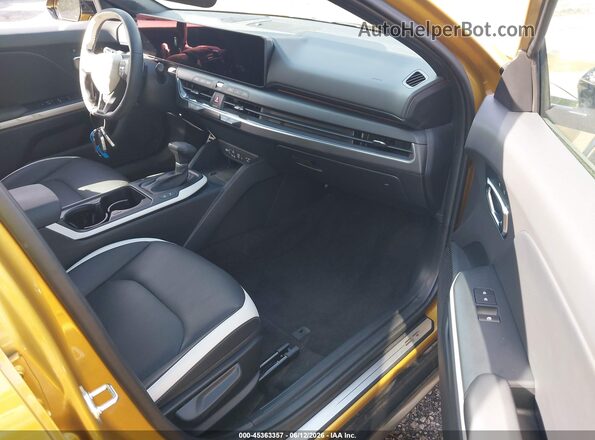 3KPFU5DCXTE287066 2026 KIA K4 Gold Widok wnętrza z przodu