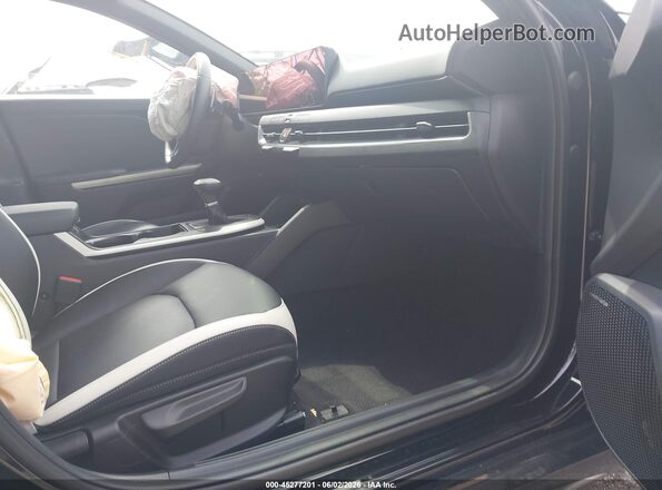 3KPFW4DC7SE206186 2025 KIA K4 Black Vista interior delantera