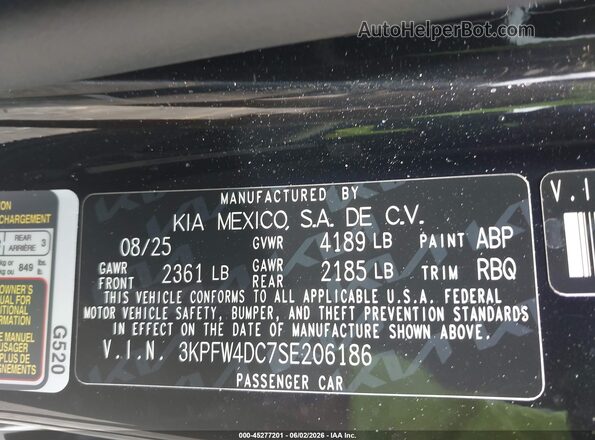3KPFW4DC7SE206186 2025 KIA K4 Black Vista del compartimento del motor