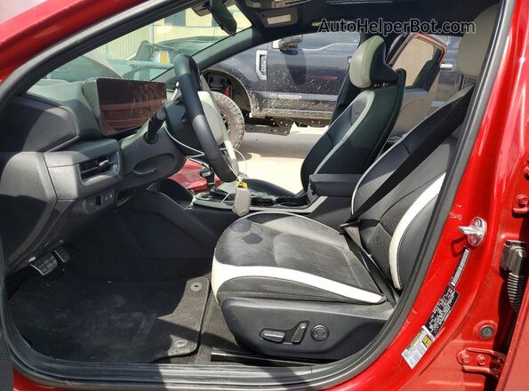 3KPFW4DCXSE090904 2025 KIA K4 Red Սալոնի դիմացի տեսք