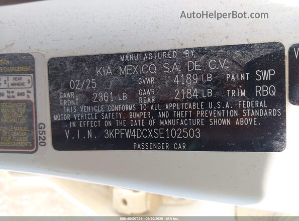 3KPFW4DCXSE102503 2025 KIA K4 White Widok komory silnika