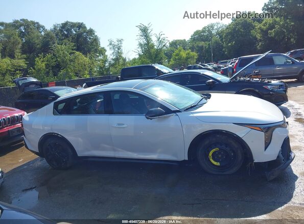 3KPFW4DCXSE102503 2025 KIA K4 White Widok wnętrza z tyłu