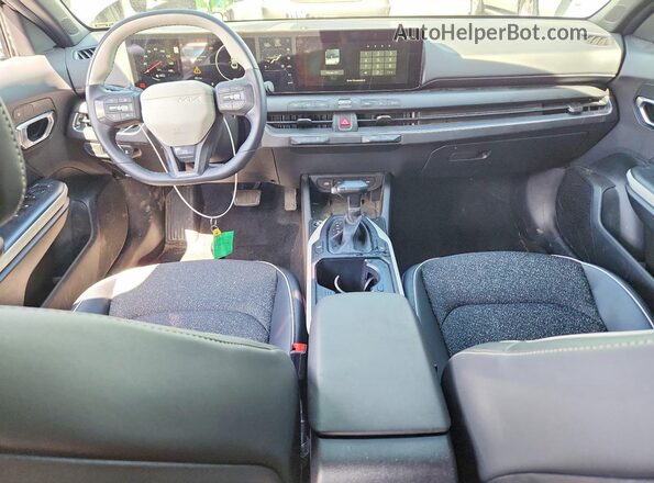3KPFW4DE1SE166902 2025 KIA K4 Бирюзовый Вид панели приборов