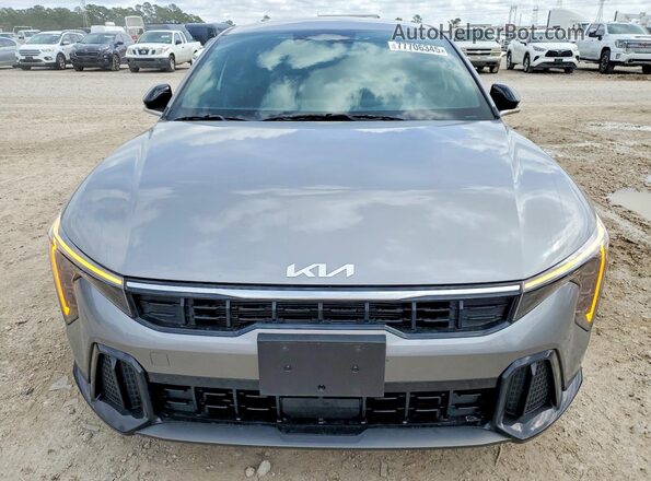 3KPFW4DE1SE237998 2025 KIA K4 Silver Դիմացի տեսք