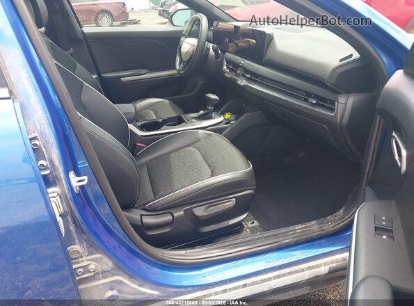 3KPFW4DE2SE072480 2025 KIA K4 Blue Вид салону спереду