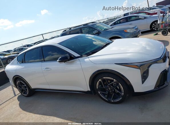 3KPFW4DE2SE103338 2025 KIA K4 White Вид задньої частини салону
