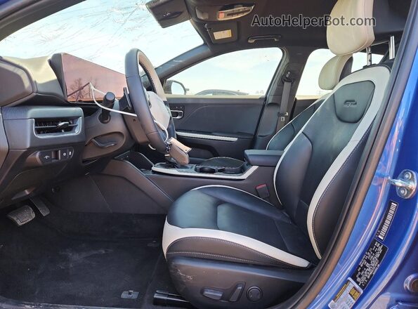 3KPFW4DE2SE183417 2025 KIA K4 Blue Front interior view