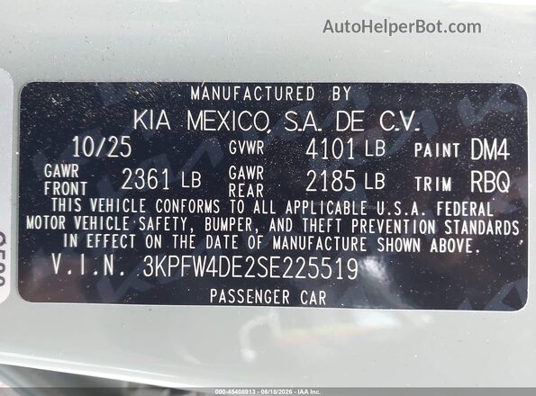 3KPFW4DE2SE225519 2025 KIA K4 Green Vista del compartimento del motor
