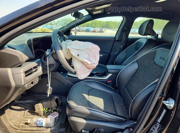 3KPFW4DE5SE154641 2025 KIA K4 Black Vista interior delantera