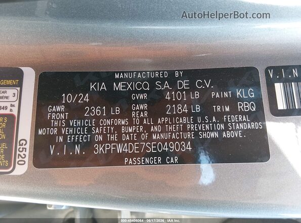 3KPFW4DE7SE049034 2025 KIA K4 Silver Widok komory silnika