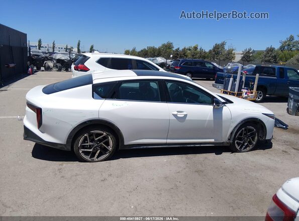 3KPFW4DE8SE115848 2025 KIA K4 White Вид задньої частини салону