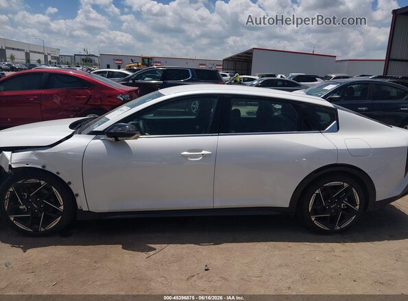 3KPFW4DE8SE248805 2025 KIA K4 White სალონის 360-გრადუსიანი ხედი