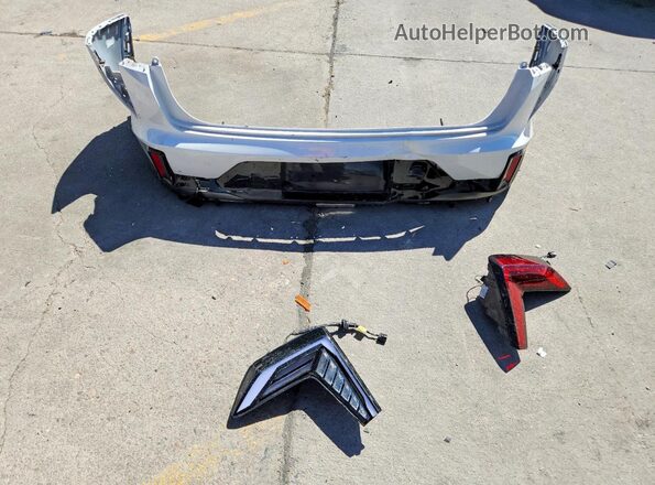3KPFW4DEXSE053062 2025 KIA K4 White Vista del compartimento del motor