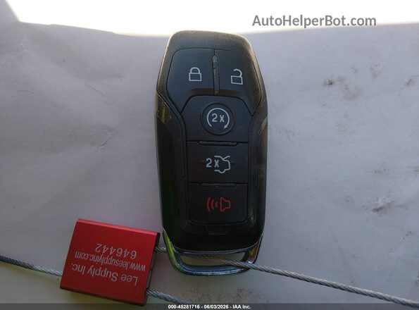 3LN6L2G95GR602111 2016 LINCOLN MKZ Серебряный Вид панели приборов