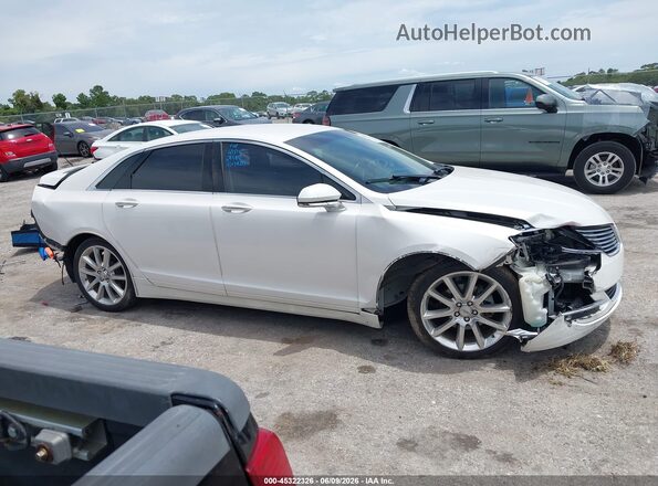 3LN6L2LU6GR630297 2016 LINCOLN MKZ HYBRID White Вид задньої частини салону
